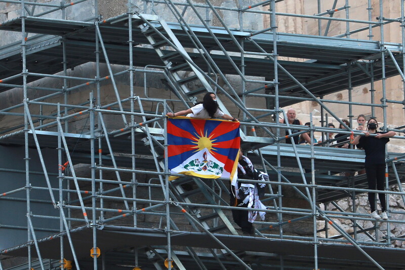 베이징올림픽 반대…그리스서 시위 벌인 티베트·홍콩 활동가 체포