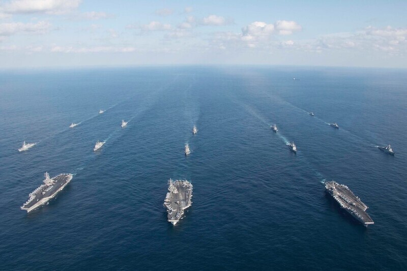 This photo, retrieved from the US Navy’s 7th Fleet’s Facebook page on Nov. 12, 2017, shows three US nuclear-propelled aircraft carriers in the East Sea, where they carried out joint exercises with the South Korean Navy. (from the Facebook page of the US Navy’s 7th Fleet/Yonhap News)