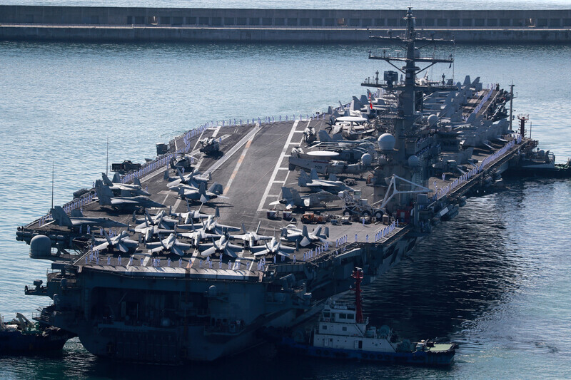 The nuclear-powered USS Ronald Reagan arrives in Busan on Sept. 23. (Yonhap)