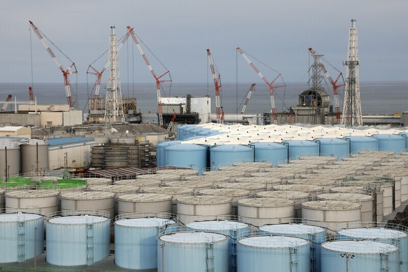 Numerous tanks currently store contaminated water at the Fukushima nuclear power plant. (Yonhap)