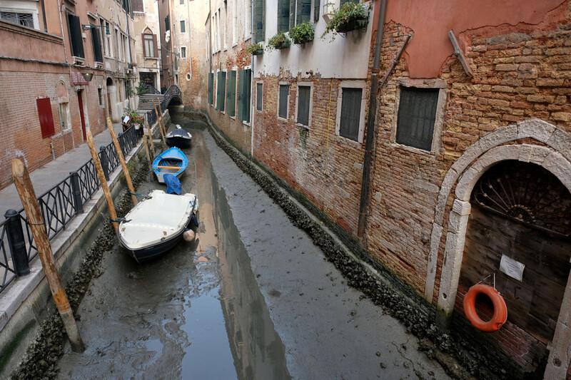 2023년 2월17일 촬영된 이탈리아 베네치아 운하 모습. 로이터/ 연합뉴스