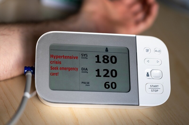 세계보건기구가 처음으로 고혈압의 실태와 예방, 관리에 관한 종합보고서를 내고 세계 각국 정부에 고혈압과의 전쟁을 촉구했다. 픽사베이