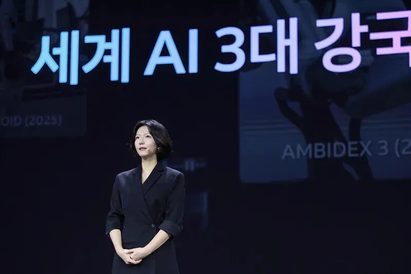 Naver CEO Choi Soo-yeon speaks at the annual Dan25 Naver conference held in Seoul on Nov. 6, 2025. (courtesy of Naver)