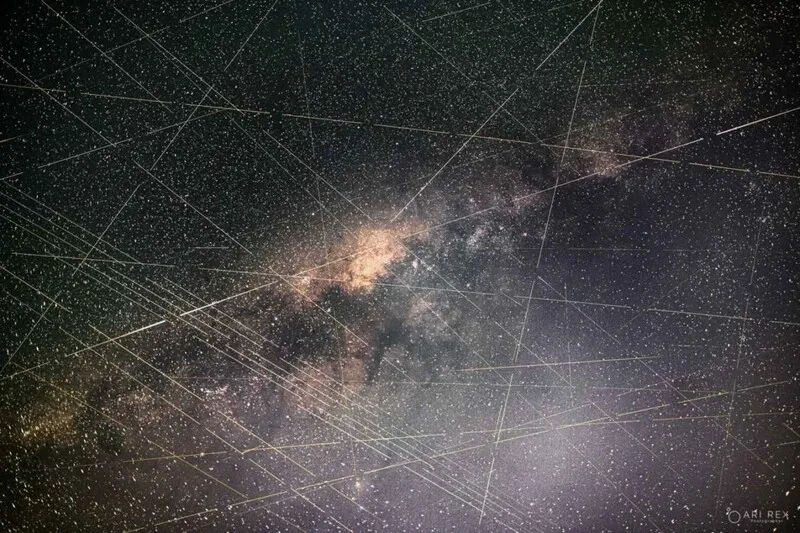 미·중 위성, 우주 교통 사고 비상...스타링크, 연간 30만회 '충돌 위험... - 뉴스 썸네일 이미지