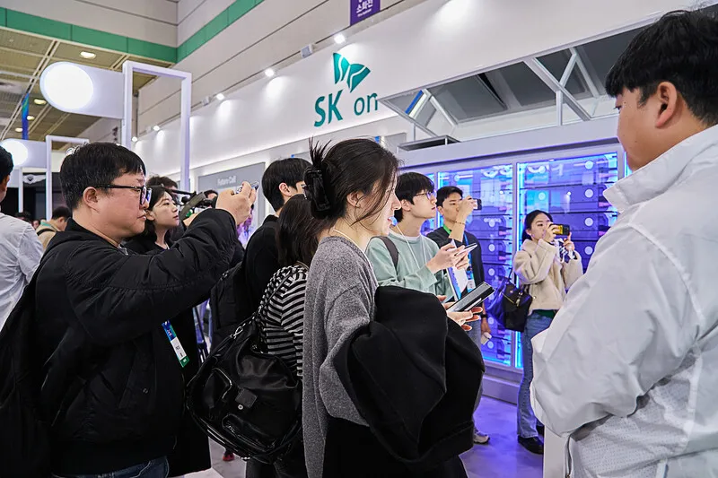 K배터리 제품·기술 한자리에...중기 부스에선 상생 구매상담 - 뉴스 썸네일 이미지