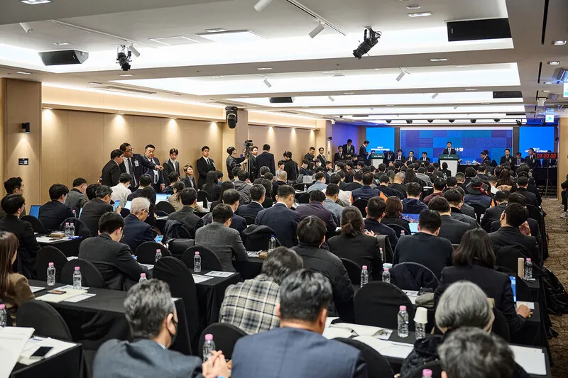 고려아연 회장 일가 '4배 퇴직금' 주총서 제동...셀프보수 무효 확인 - 뉴스 썸네일 이미지