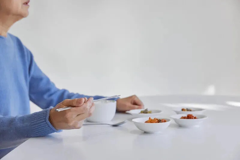 4 in 10 women living alone in Korea are over the age of 65
