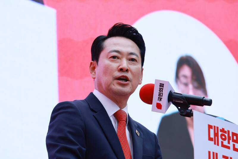 장동혁 국민의힘 대표가 3일 오후 서울 숭례문 일대에서 열린 ‘‘이재명 정권 심판’ 민생회복·안보수호 국민행동대회’에서 발언하고 있다. 김혜윤 기자 unique@hani.co.kr