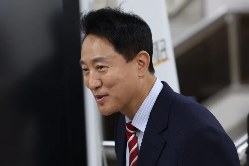 [속보] 오세훈, 항소심 선고 출석하며 “1심서 없던 결정적 증거 제출했다”