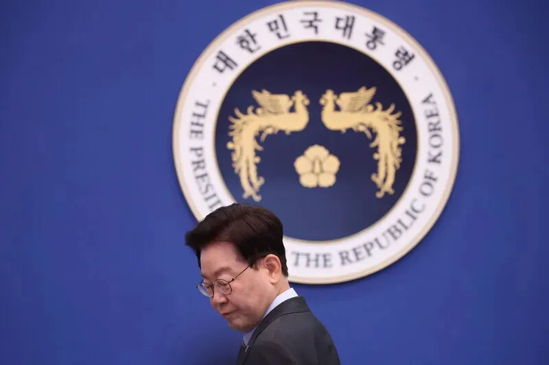 Lee’s posting spree is legitimizing anti-migrant sentiment in Korea, experts say