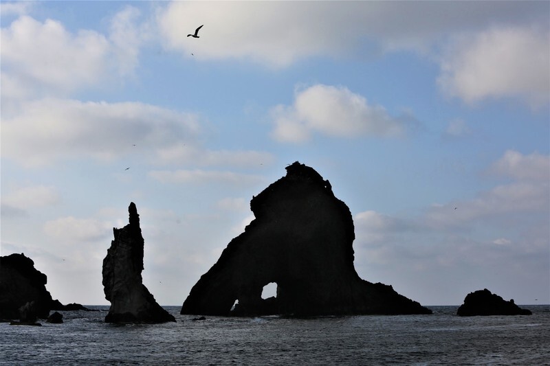 Dokdo’s Candlestick Rock and Three Brothers Cavee Rock (all photos by Lee Byeong-hak