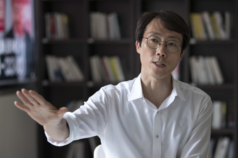Oh Tae-yang in an interview with The Hankyoreh in Seoul’s Seocho District on June 27. (Kim Seong-gwang