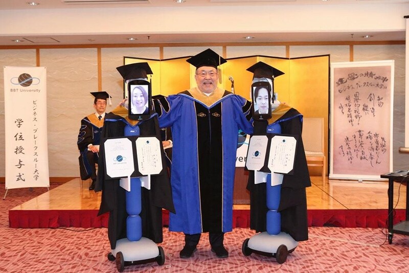 일본 BBT대학의 아바타 로봇 졸업식. 아바타인 제공