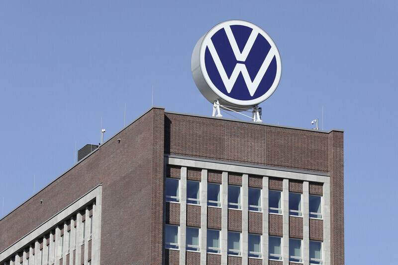 The photo shows the logo of Volkswagen. (provided Volkswagen AG)