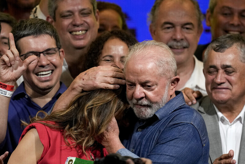 Luiz Inácio Lula da Silva embraces his wife, Rosangela Lula da Silva, after winning the Brazilian presidential election in November 2022. (AP/Yonhap)