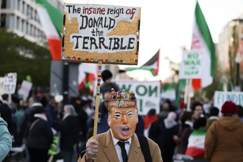 [Correspondent’s column] Trump’s real red line isn’t Iran’s nuclear program