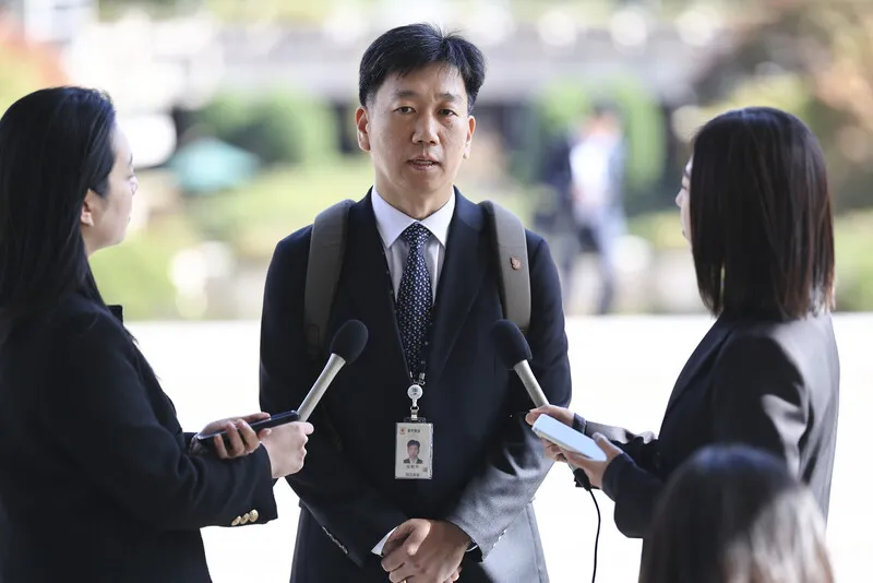 ‘연어 술파티’ 위증 재판 집단 퇴정 검사 징계위 출석 “부당성 소명하겠다”