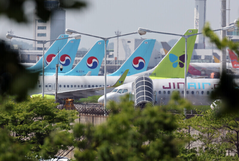 Korean Air and Jin Air passenger planes (Yonhap)