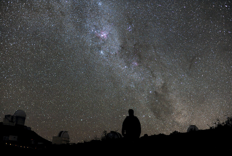 칠레 라실라산 천문대의 별이 빛나는 밤. 위키미디어 코먼스