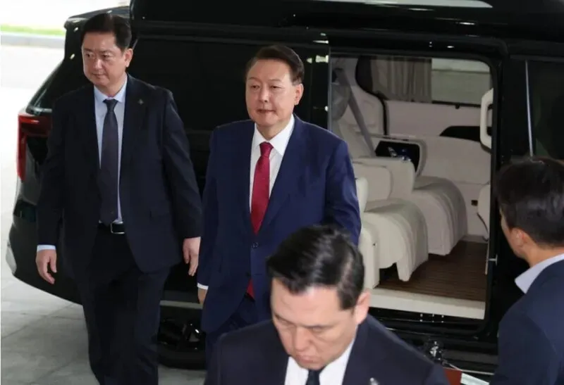 Special counsel likely to zero in on suspected treason after detaining Yoon