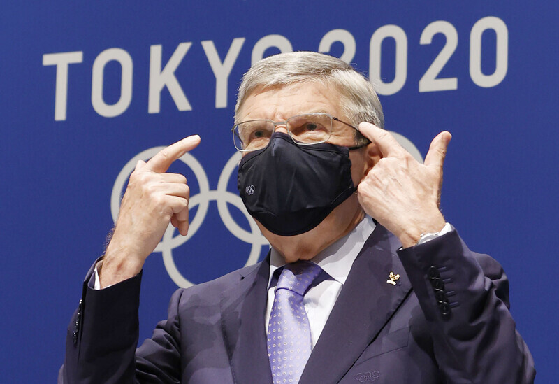 International Olympic Committee President Thomas Bach holds a press conference on Saturday during a visit to the Main Press Centre for the 2020 Tokyo Olympics in Tokyo. (AP/Yonhap News)