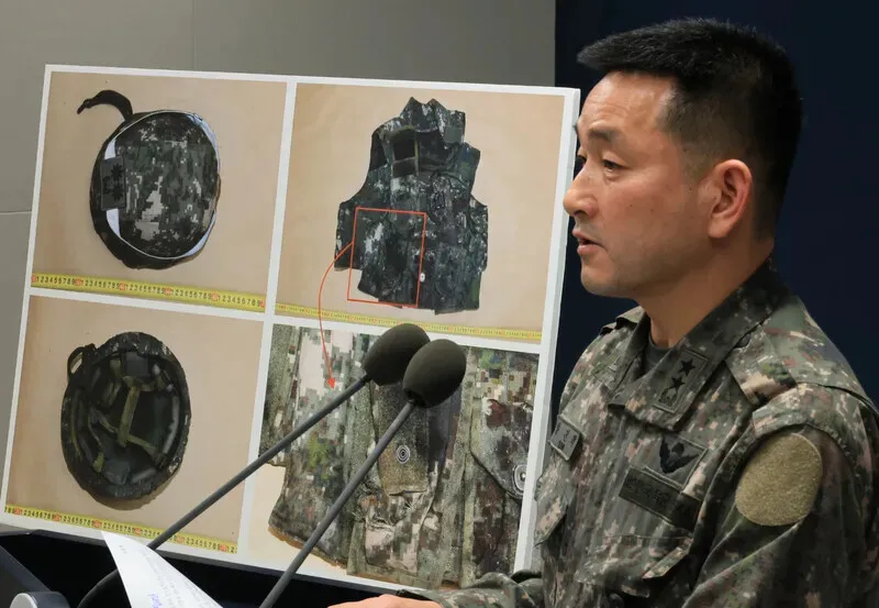 Yang Jin-hyeok, the director of operations at the Joint Chiefs of Staff, gives a briefing on Sept. 28, 2026, regarding the explosion in the DMZ. (Yonhap)