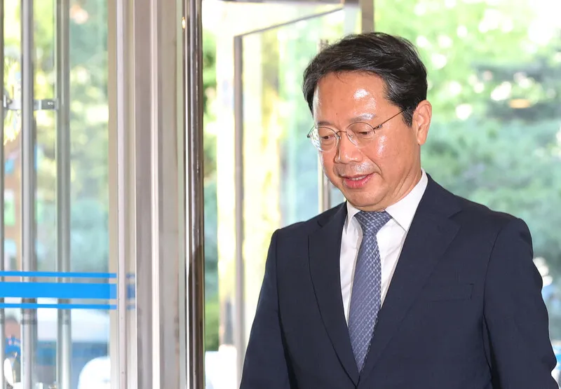 한동훈 “식약처 승인시 브로커 양씨 10억 이익”…송영길·최재성 등 민주당 인사도 언급