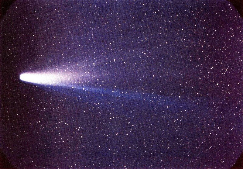 1986년 3월8일 촬영한 핼리혜성. 76년 주기의 핼리혜성은 인류에게 가장 친숙한 혜성이다. 위키미디어 코먼스
