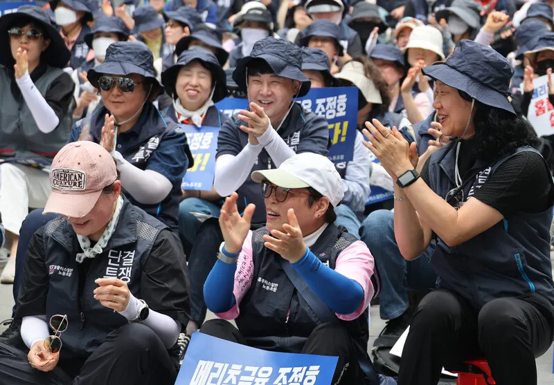 '2천억 확보' 홈플러스, 회생 불씨 살렸지만 정상화는 '험로' - 뉴스 썸네일 이미지