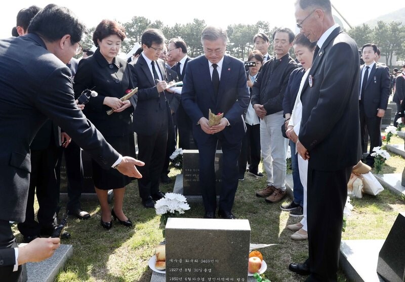 President Moon Jae-in lays flowers at a grave marker at the 4.3 Peace Park on Jeju Island. Moon was taking part in a memorial ceremony for victims on the 70th anniversary of the Apr. 3 Jeju Uprising. (Blue House Photo Pool)