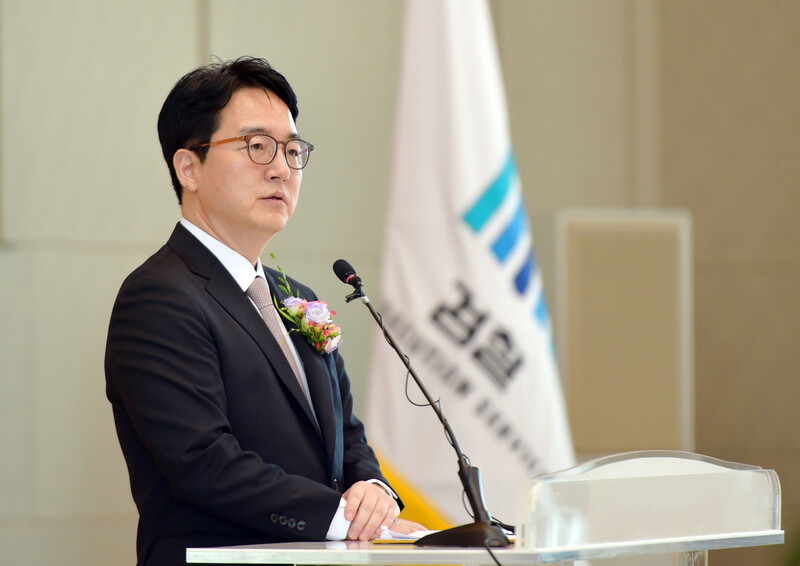 Prosecutor General Shim Woo -jung is retired at the retirement ceremony held at the Supreme Prosecutors' Office in Seocho -gu, Seoul on the 2nd. Yonhap News