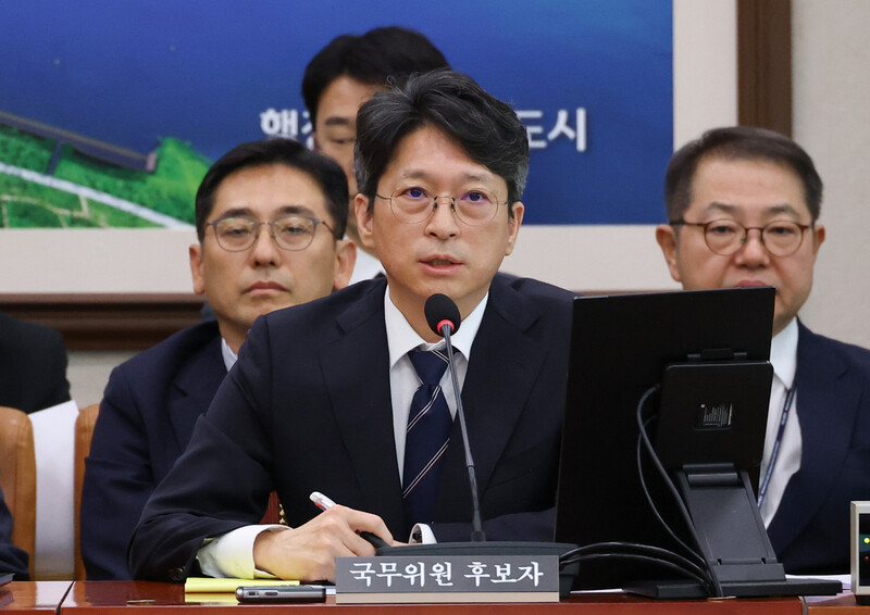 홍지선 국토교통부 장관 후보자가 지난 16일 국회에서 열린 인사청문회에서 위원 질의에 답하고 있다. 연합뉴스
