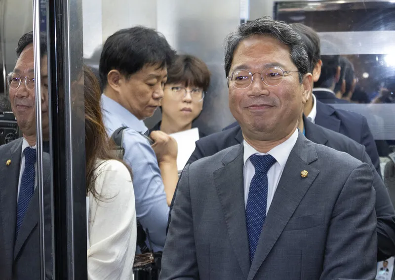 김승원, 식약처장에 문자 “좀 빠르게 처리”…민주 “정치 공세·검찰 흠집내기”