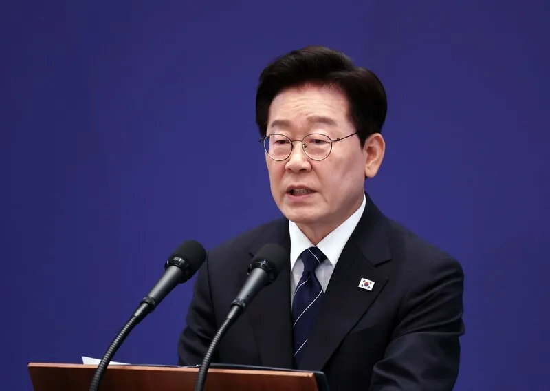 [속보] 이 대통령 “인사 시스템 지금 재점검 해보려 한다”