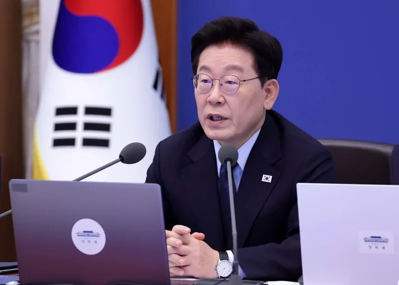 이 대통령, 부천 화재 소방관 순직에 “참담한 마음…헌신 깊이 새길 것” - 한겨레