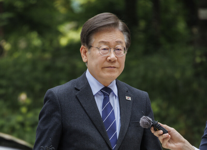 '이재명, 대납 대북송금 알았나' 쟁점…민주당 “국면전환용 기소” - 한겨레