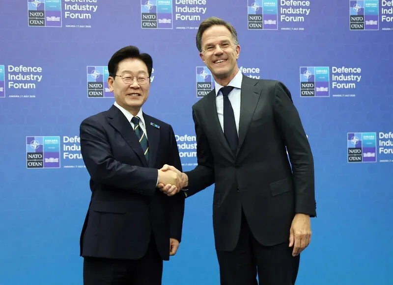 President Lee Jae Myung of South Korea shakes hands with NATO Secretary General Mark Rutte ahead of talks in Ankara, Turkey, on July 7, 2026. (Yonhap)