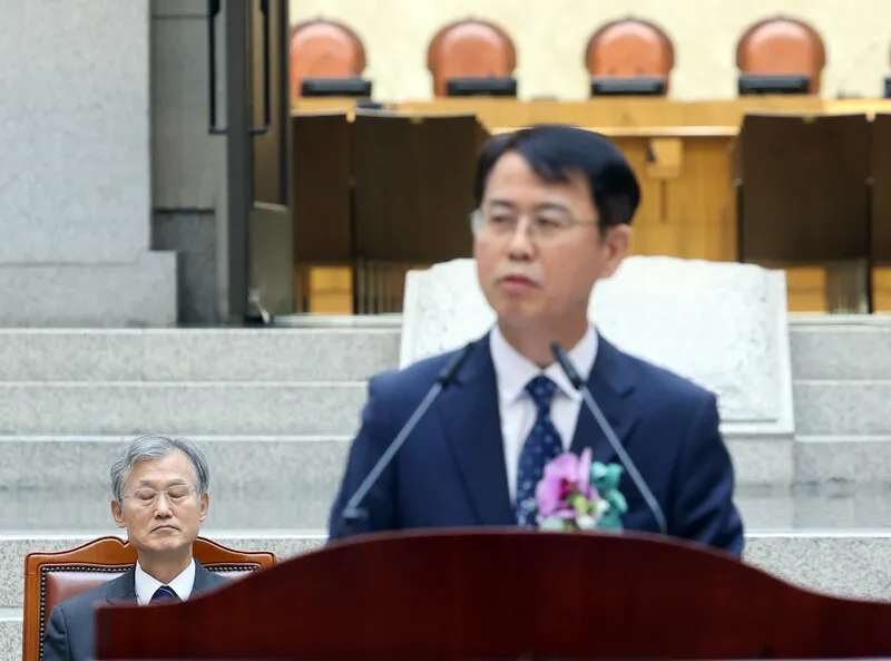 [사설]'내란 때 법원 목소리 못내' 자성 촉구한 이흥구 대법관