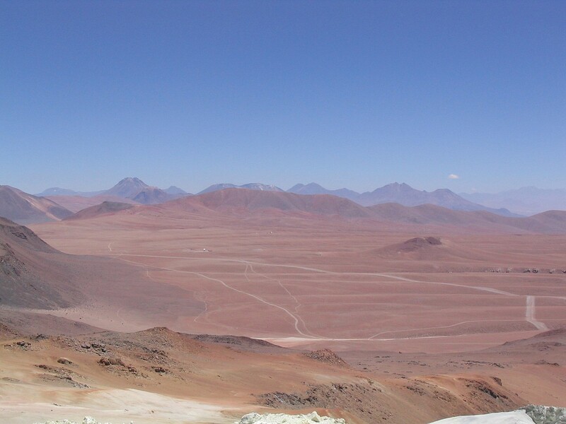세계에서 햇빛이 가장 강하게 내리쬐는 칠레 아타카마사막 고원지대. 위키미디어 코먼스