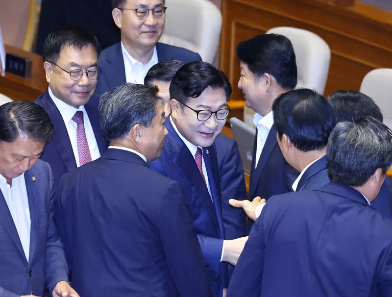 정점식 “이 대통령 재판 미루겠단 의도냐…개헌 논의 절대 않을 것”
