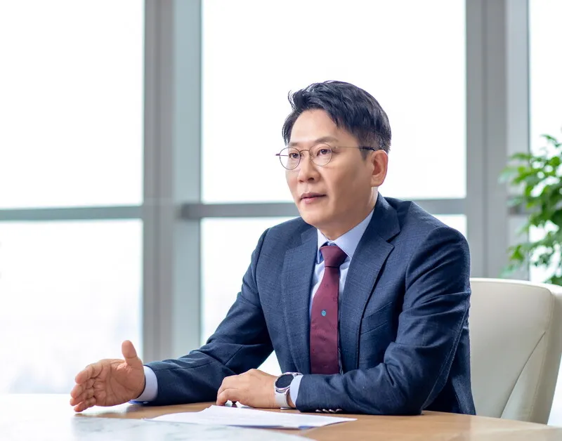 LG엔솔 대표 “인공지능 전환으로 2028년까지 생산성 50% 높일 것”