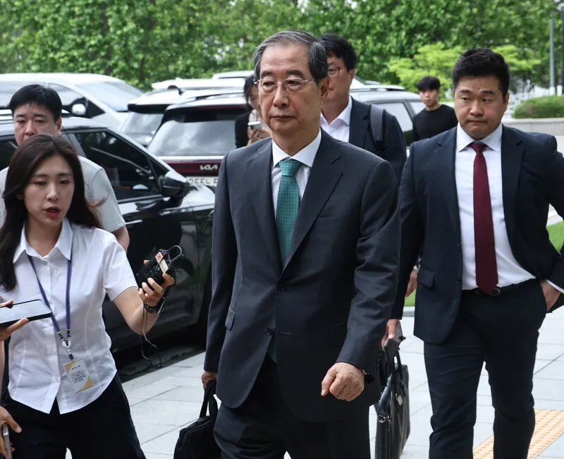 [단독] 한덕수 “서명은 최초·사후 계엄문건 같다는 의…