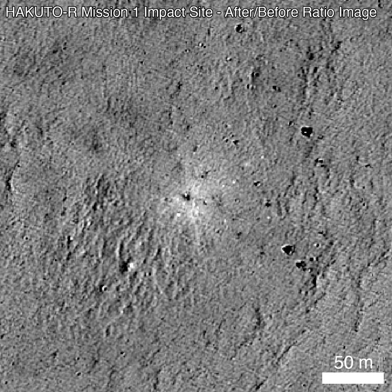 달 착륙선 추락 뒤 약 60∼80ｍ에 걸쳐 반사율 높아진 곳(중앙)이 착륙선 잔해로 추정된다. 나사 제공