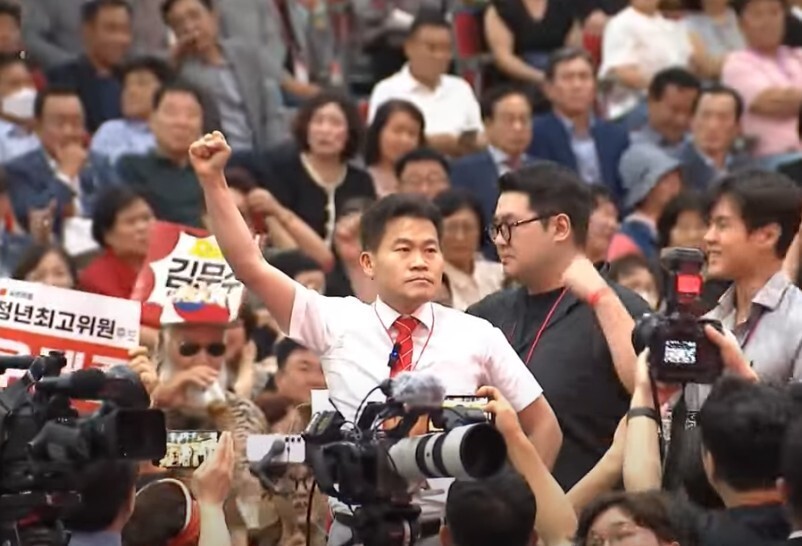 돈 되니까 ‘윤 어게인’? 결의에 찬 극우 비즈니스