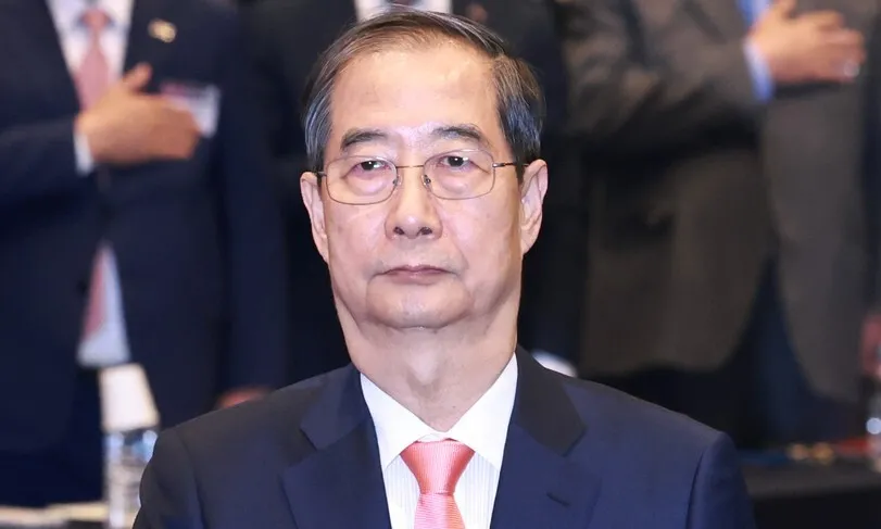 오늘 사퇴 유력 한덕수 ‘임기 단축 개헌·반명 빅텐트’ 내세울 듯