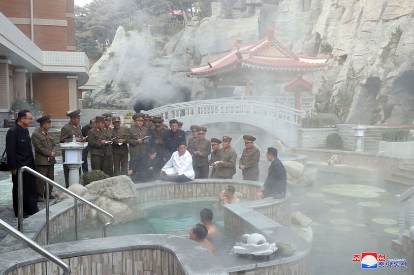 An image of North Korean leader Kim Jong-un inspecting the Yangdok County Hot Spring Resort in South Pyongan Province released by Korean Central News on Oct. 25. (Yonhap News)