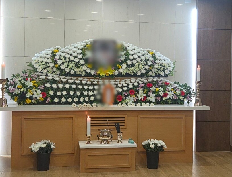 24일 대전 을지대병원 장례식장에 마련된 대전 안전공업 참사 희생자 ㄱ씨의 빈소. 장현은 기자