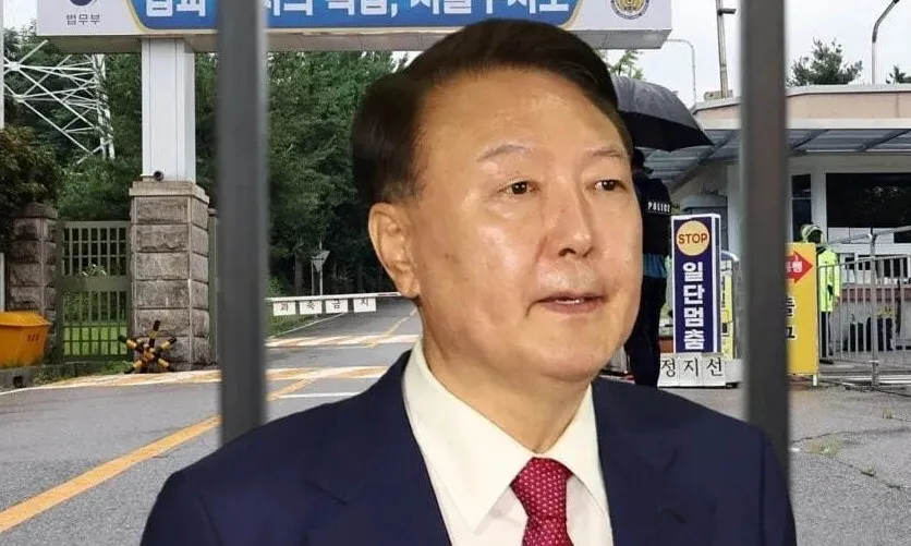 윤석열 4연속 재판 불출석…재판부 “궐석재판 진행, 불이익 감수해야”