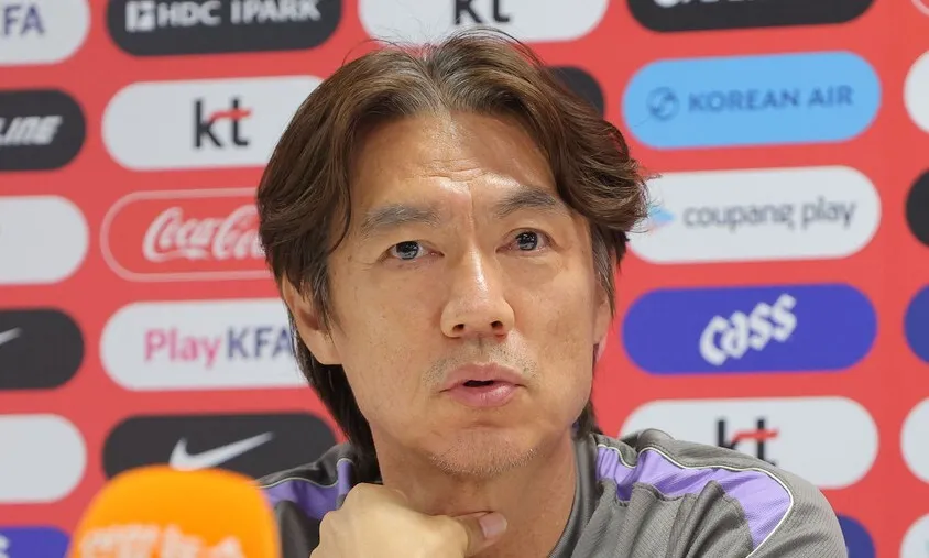 홍명보 “남아공전 경기력 왜 그랬는지 답 못 찾아”…내분설은 부인