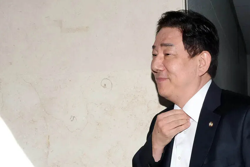 1년 만의 ‘김병기 구속영장’ 반려당한 경찰 “보완수사 뒤 재신청 판단”